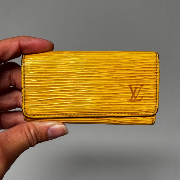 Louis Vuitton Women's Yellow Epi Leather 4-Key Holder - Picture 1 of 15